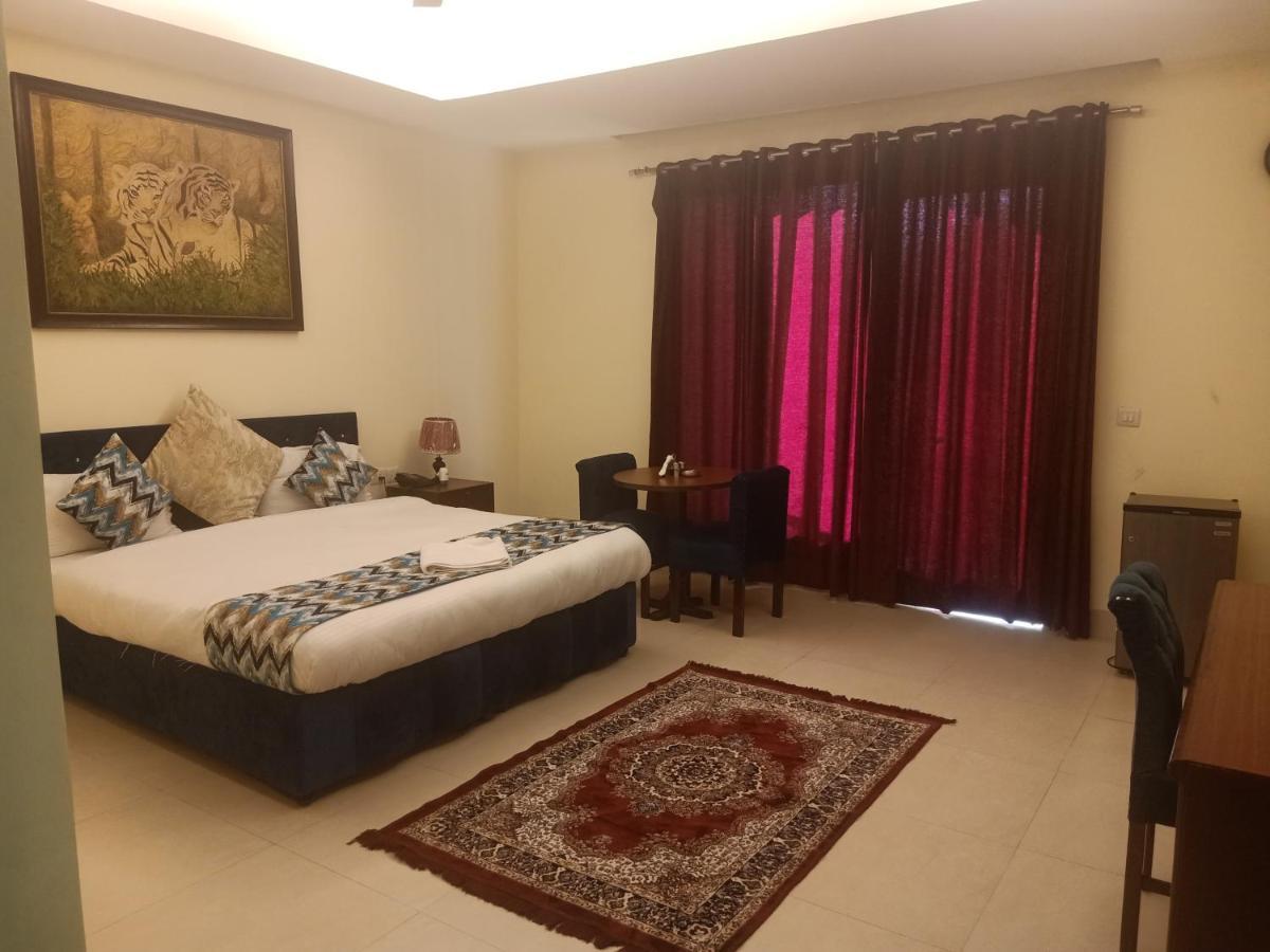 Hotel The Am Bliss Gurgaon Exterior foto