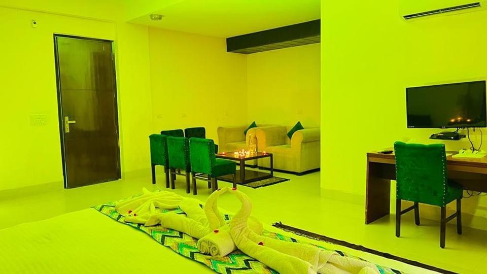 Hotel The Am Bliss Gurgaon Exterior foto